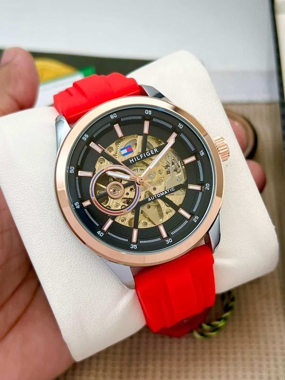 TOMMY HILFIGER leather