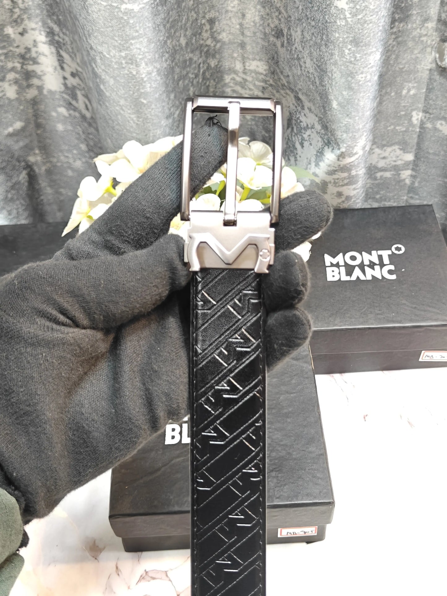 MONT BLANC PREMIUM QUALITY REVERSEABLE BELT WITH OG BO...X MB-704