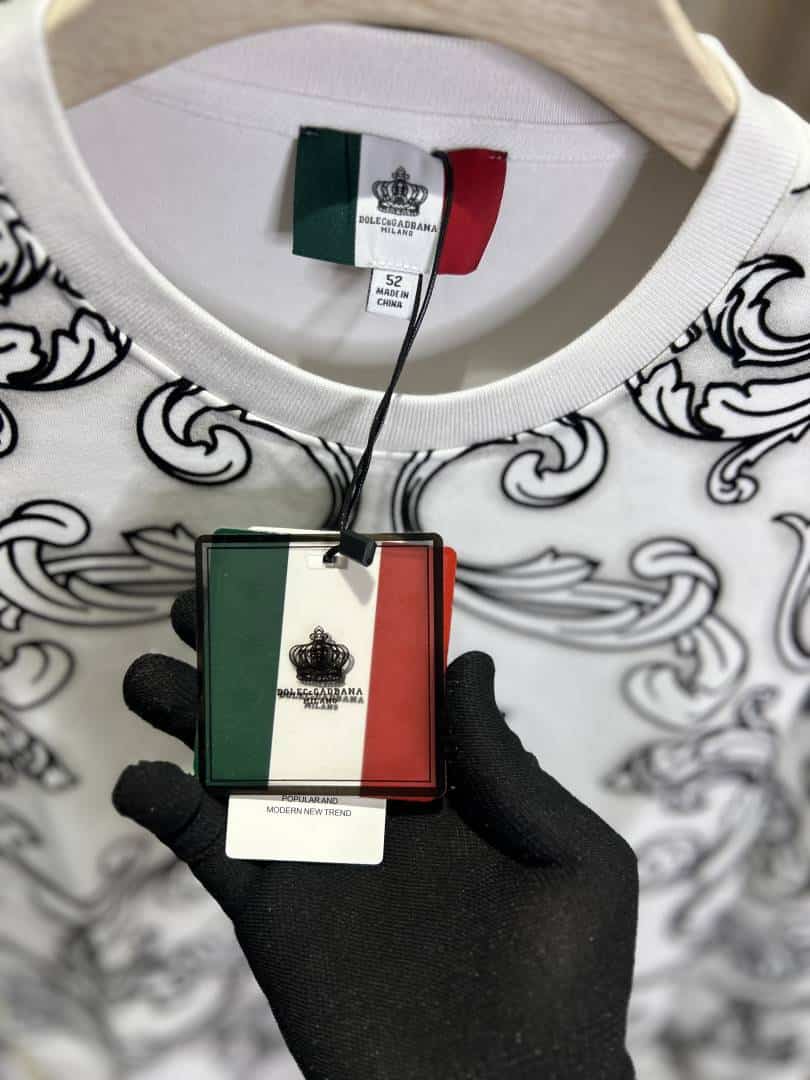 DOLICE GABBAN_A PREMIUM FULL SLEEVES IMPORTED SWEATSHIRT AVAILABLE