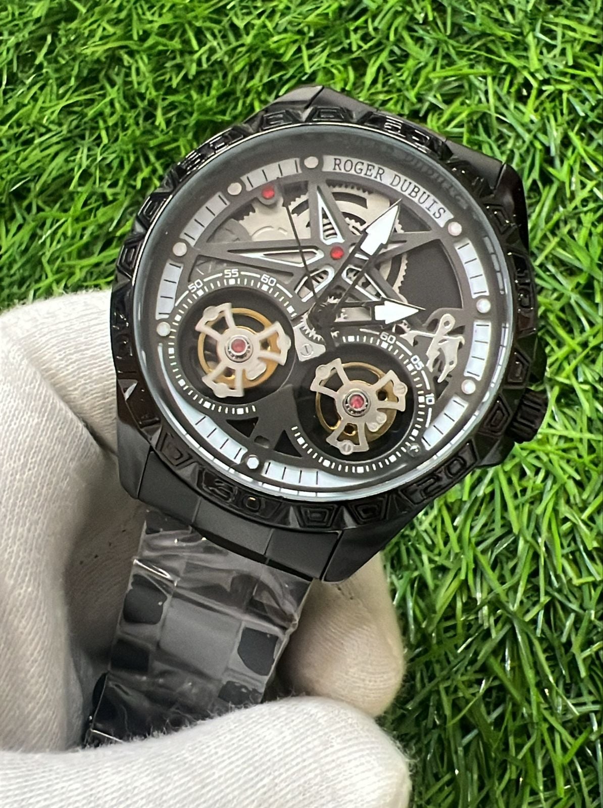 ROGER DUBUIS