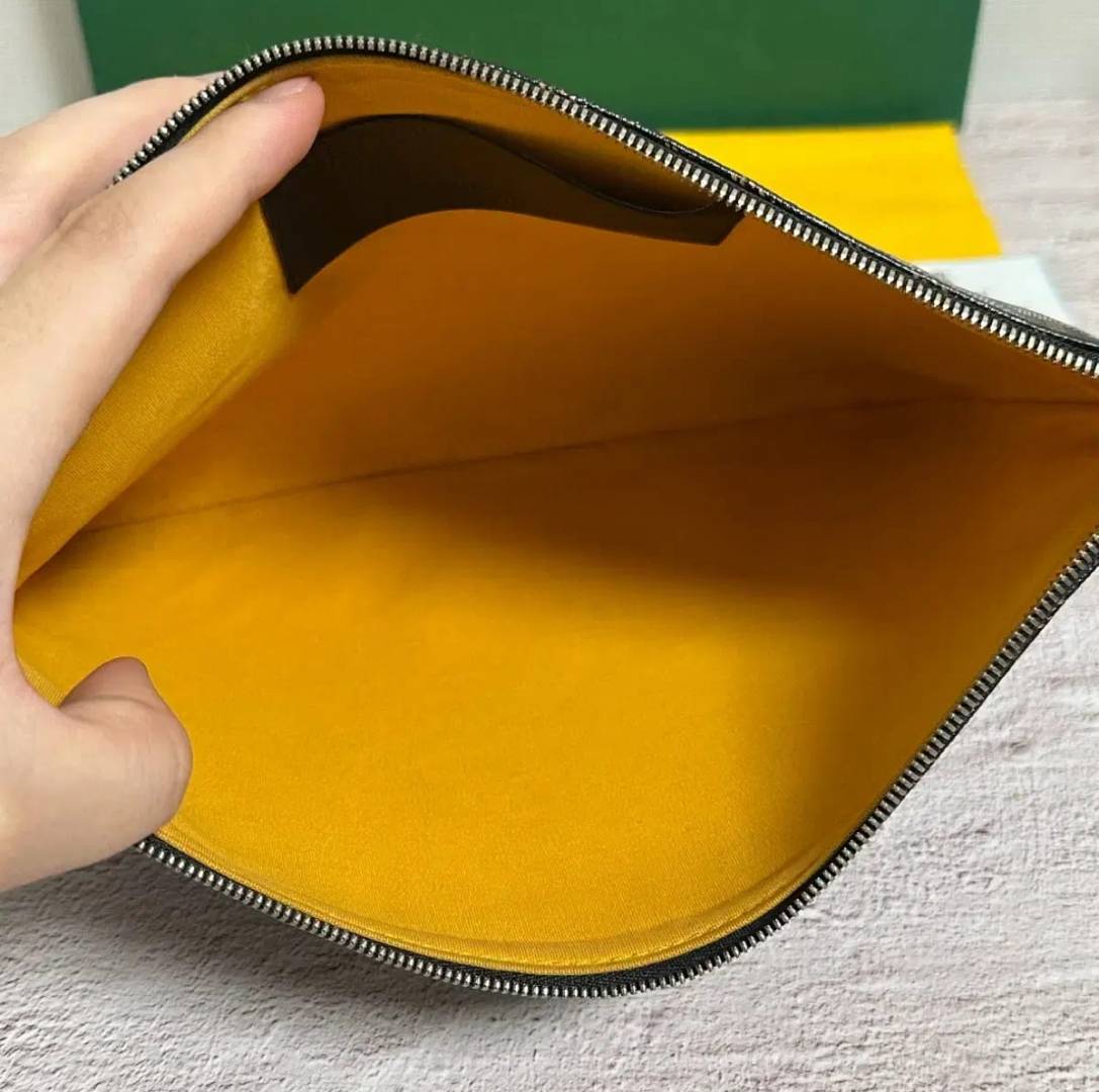 Goyard Snat MM pouch in Goyardine