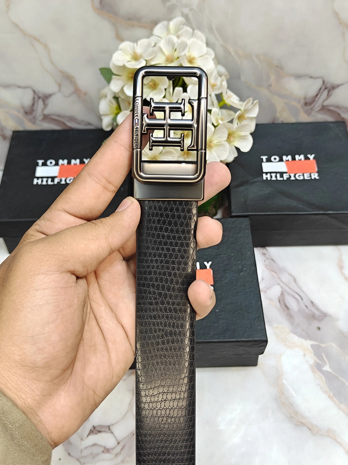 TOMMY HILFIGER PREMIUM QUALITY REVERSEABLE BELT WITH OG BOX TM-912