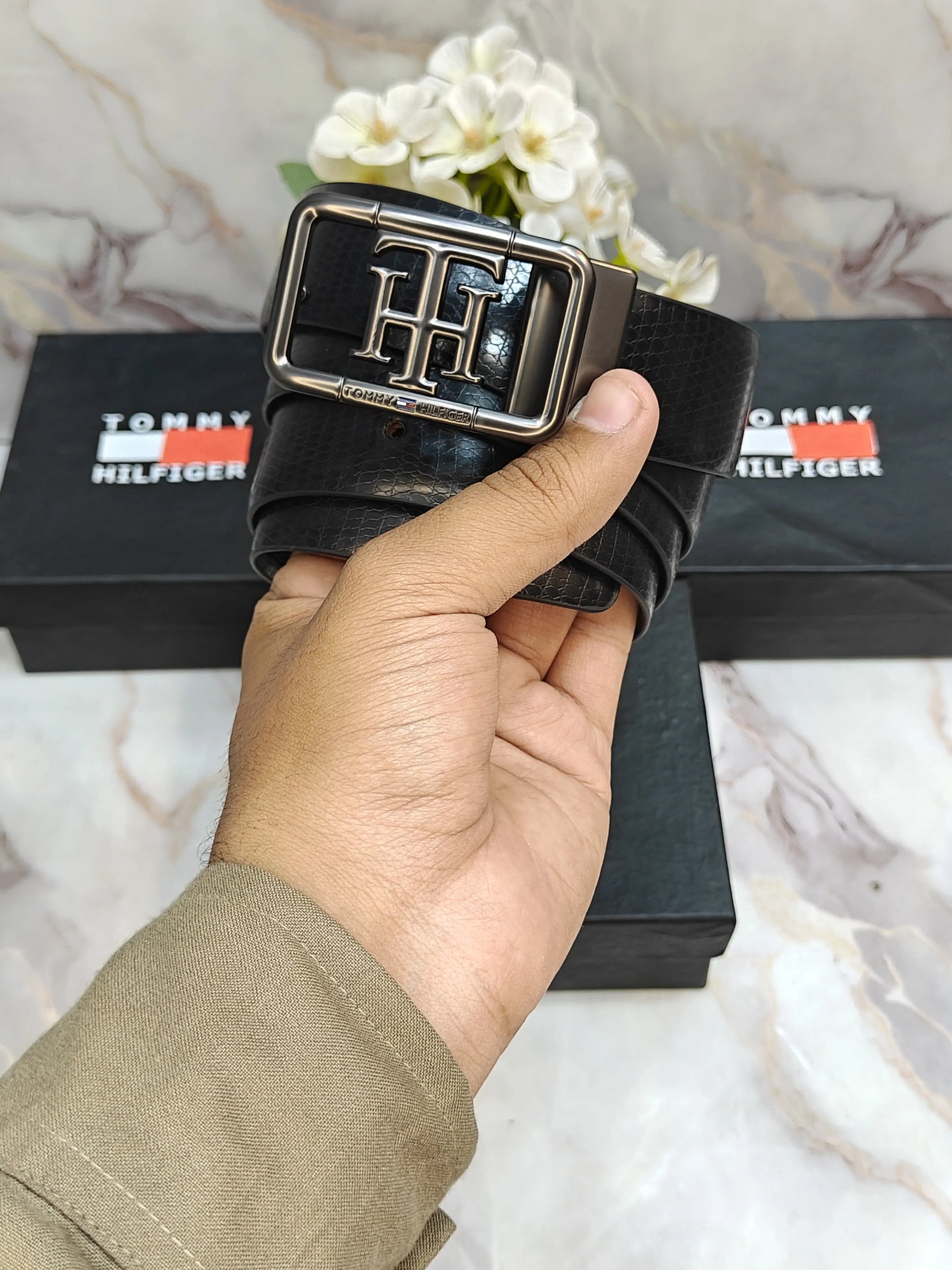 TOMMY HILFIGER PREMIUM QUALITY REVERSEABLE BELT WITH OG BOX TM-912