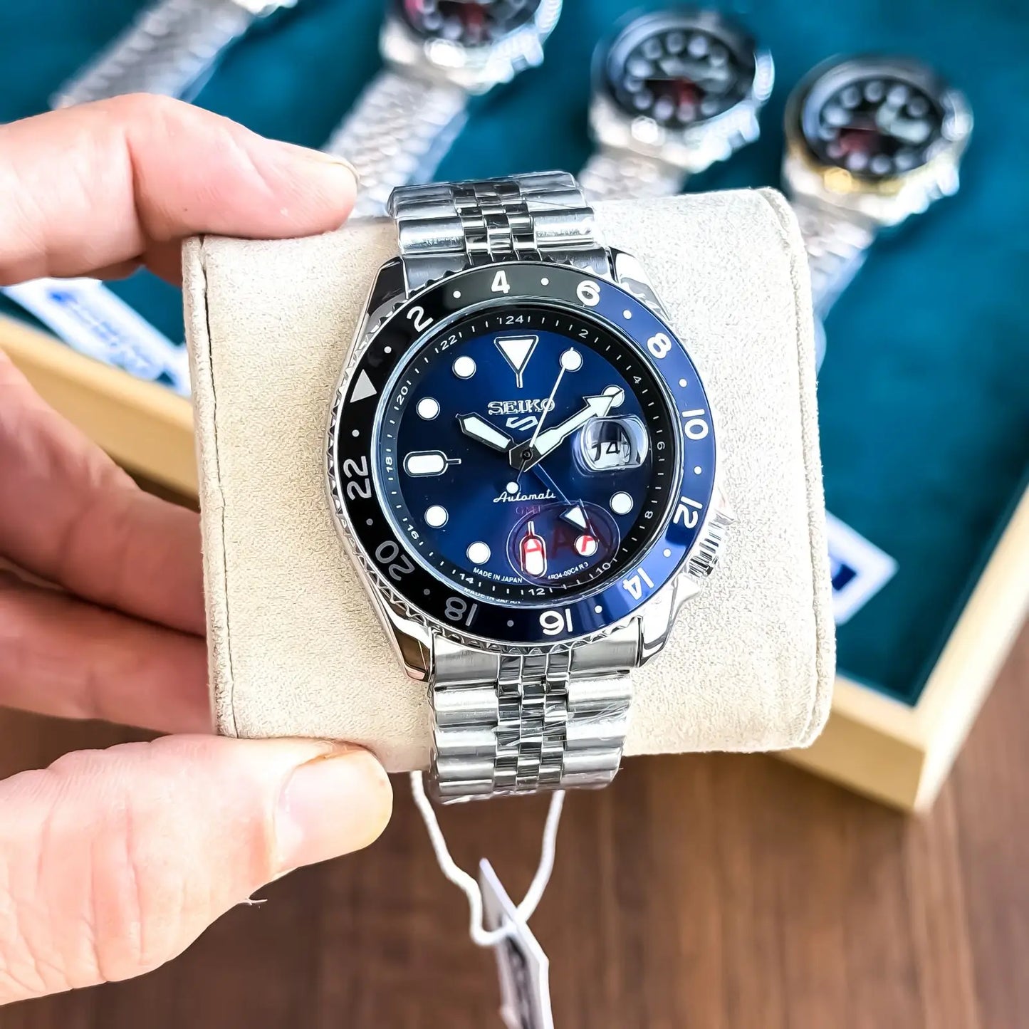SEIKO_GMT_SILVER_BLUE