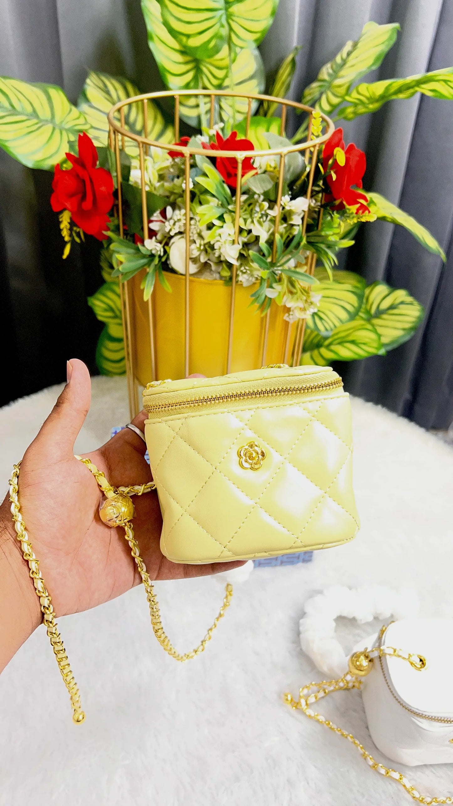 TORY BRUCH PREMIUM QUALITY IMPORTED MINI VANITY BAG