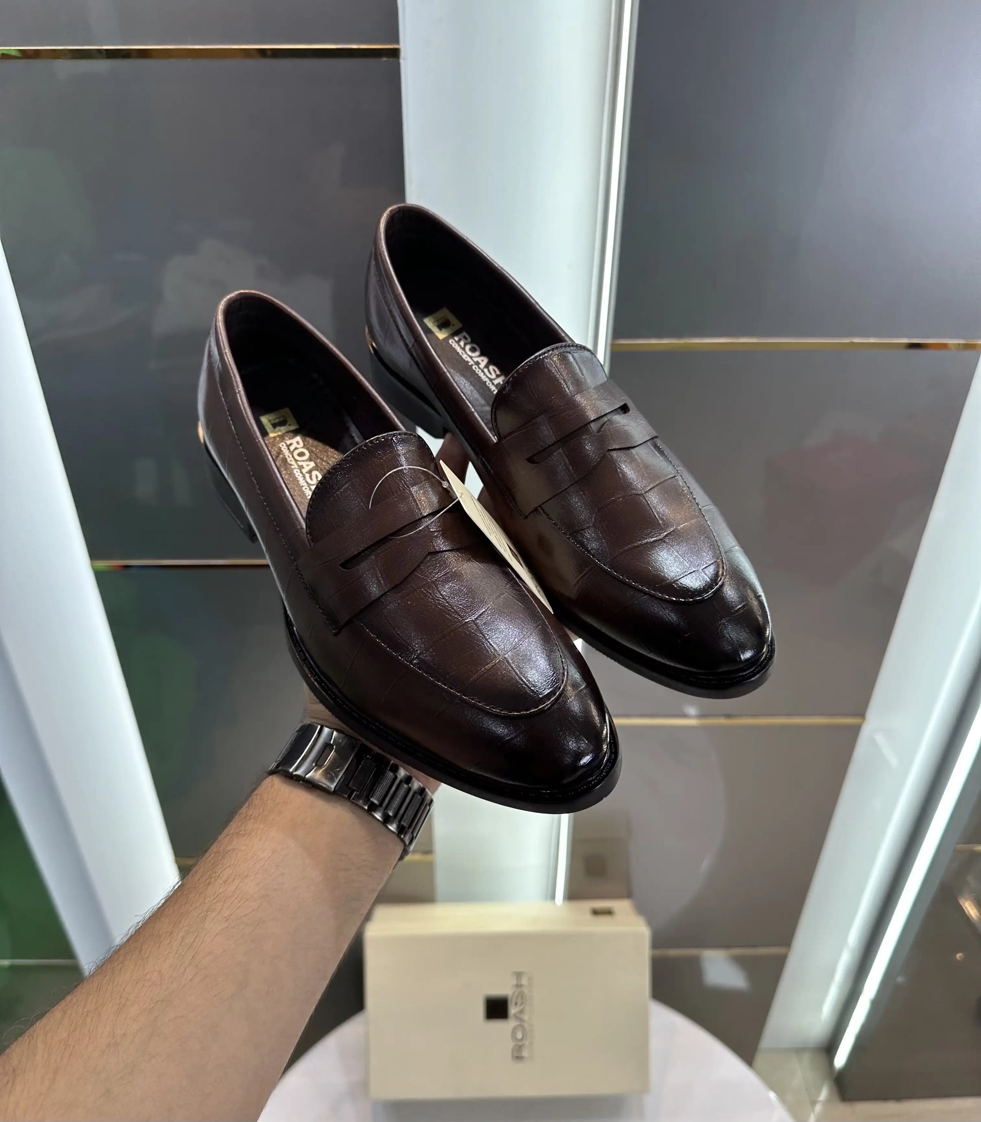 Roash_Concept Brown Loafer