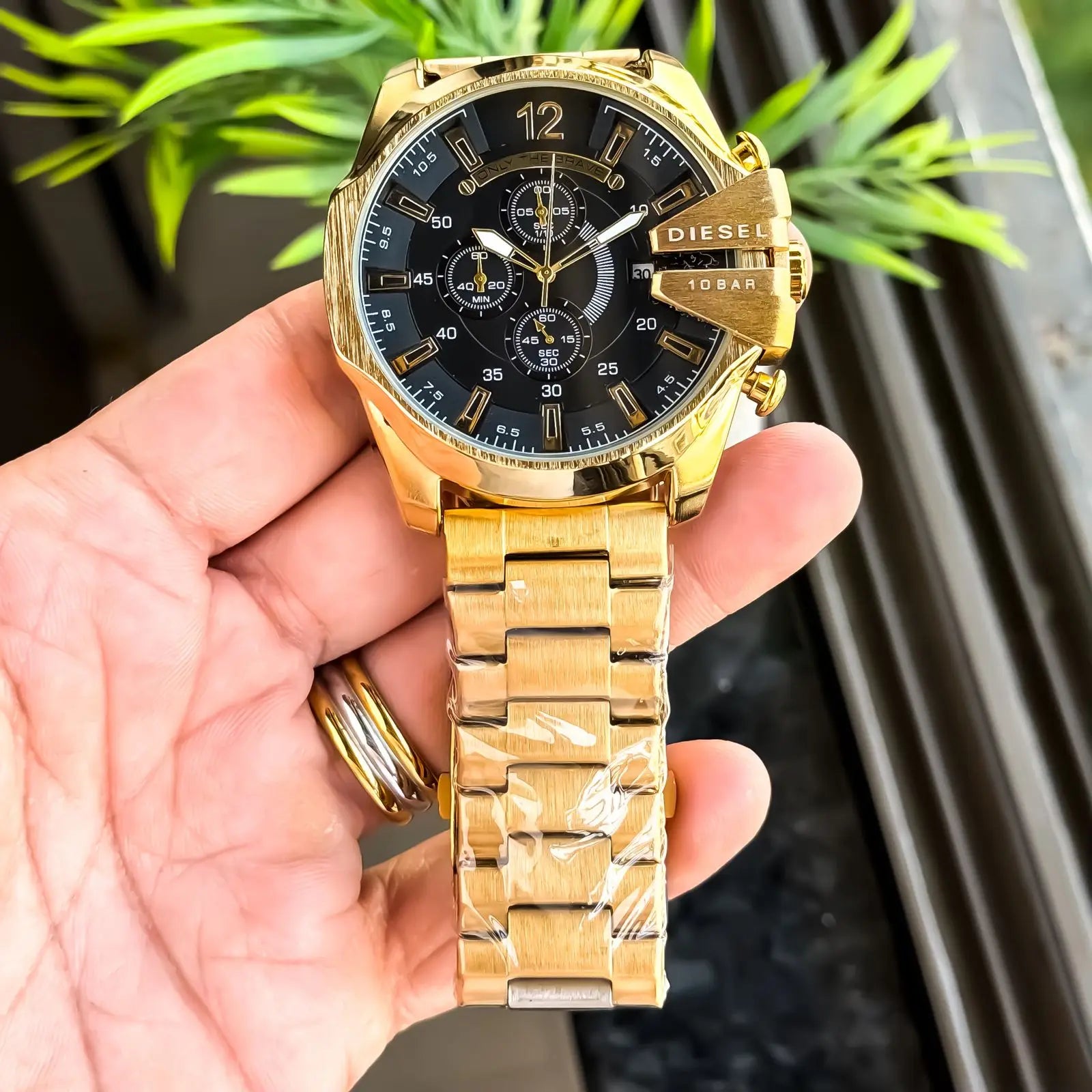 DIESEL_GOLD_BLACK_