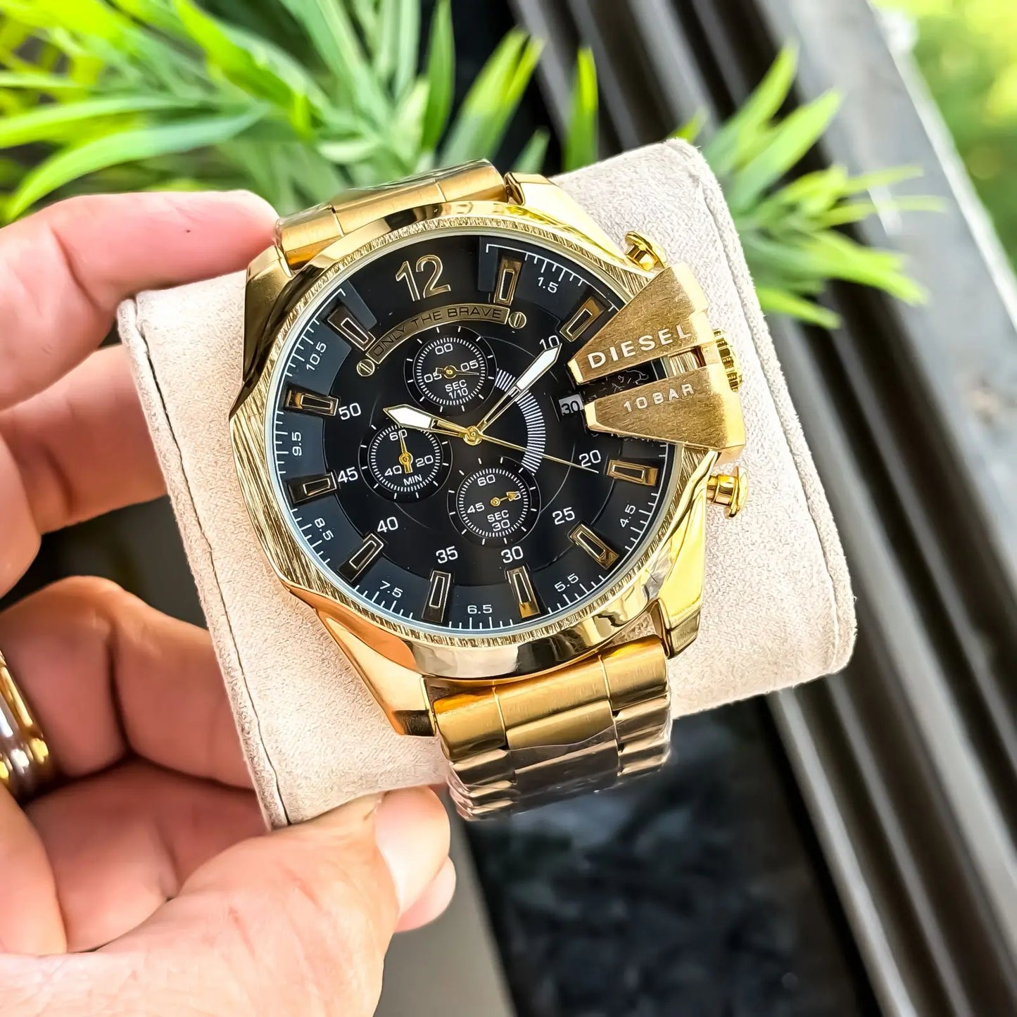 DIESEL_GOLD_BLACK_