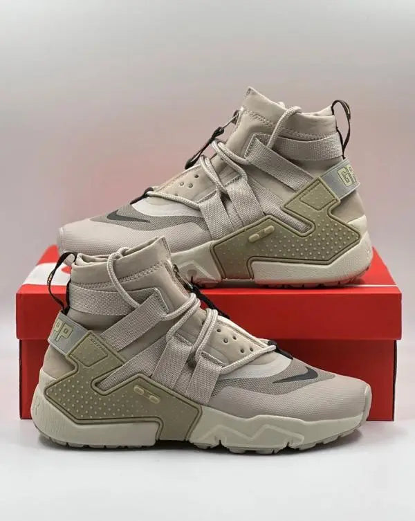 Nik_e Air Huarache Gripp Desert Sand