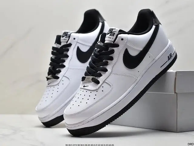 Nike Airforce 1 07 Grade School White Black