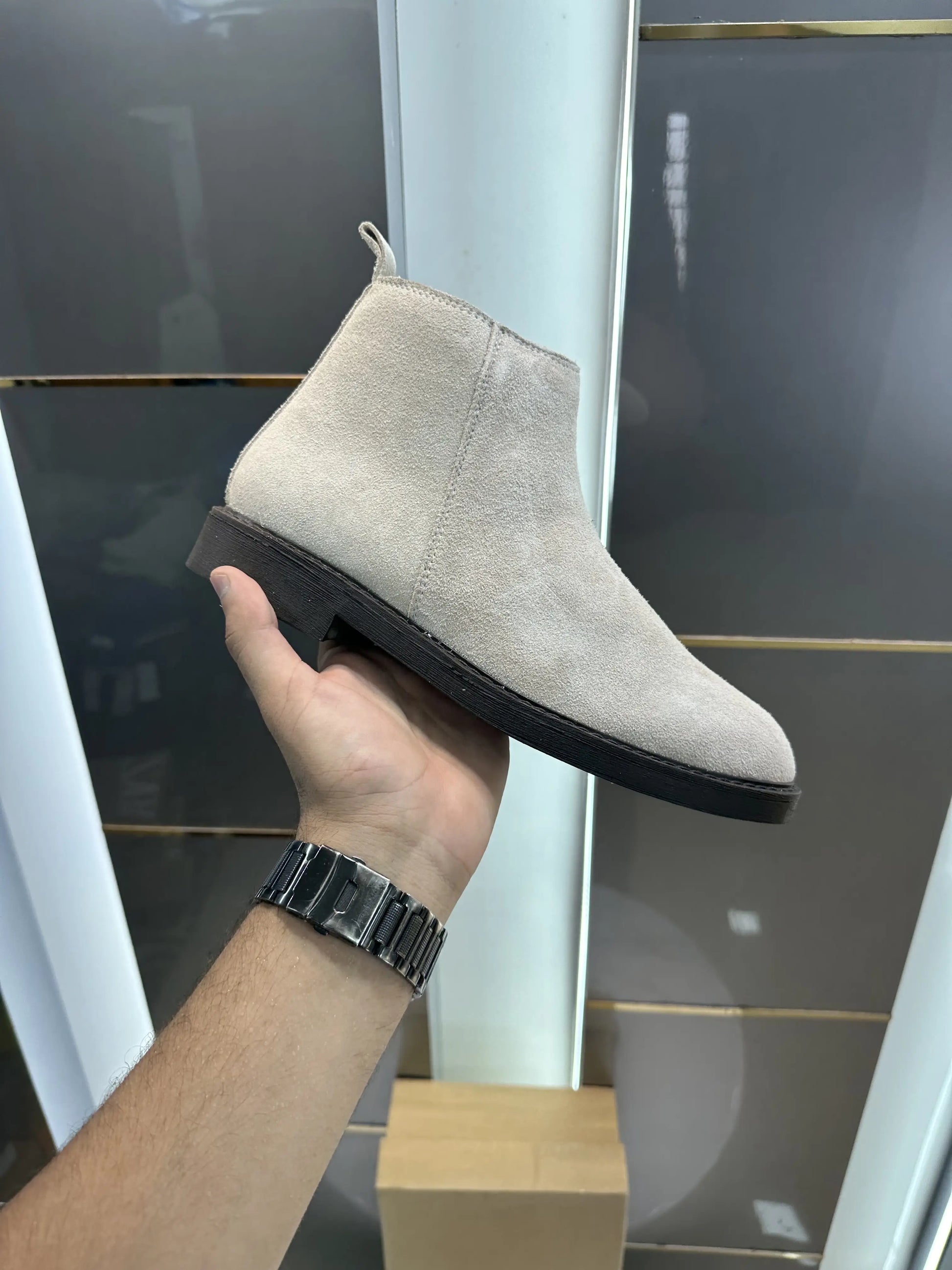 Zara_Beige Chelsea Round Toe Boots