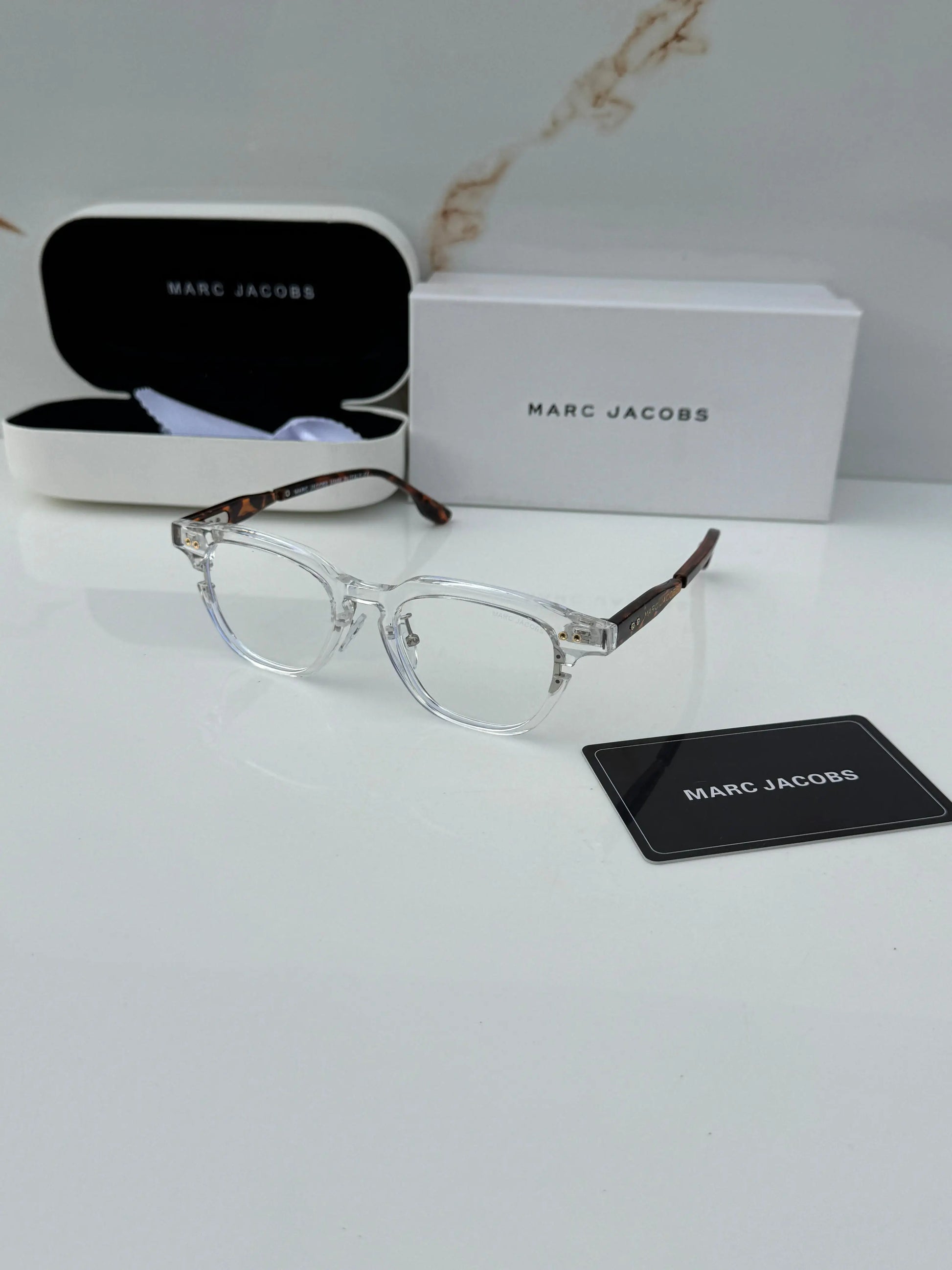Marc_jacobs_1131_white_tiger_plano