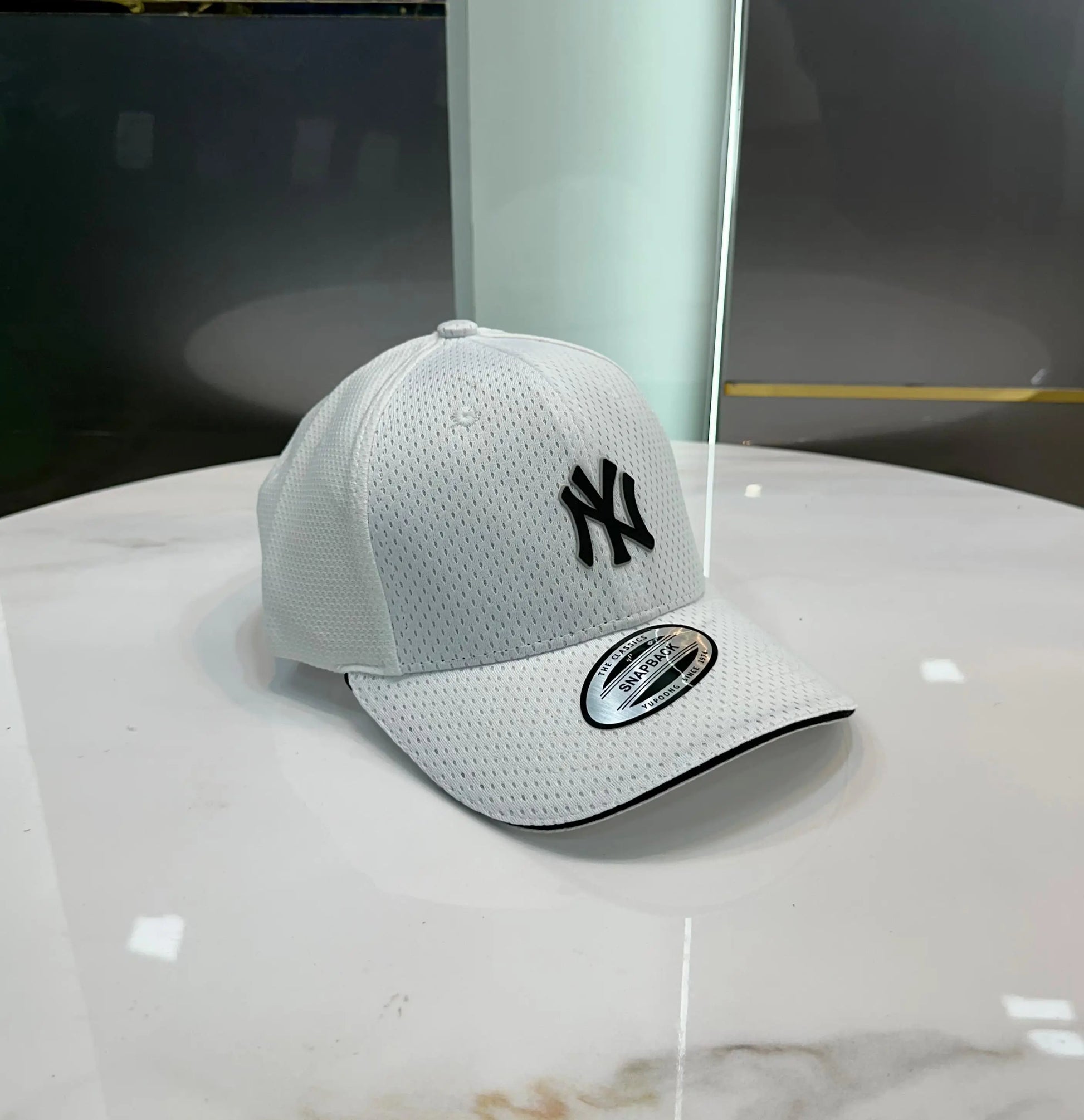 NY Yankees White Black Premium Imported Cap