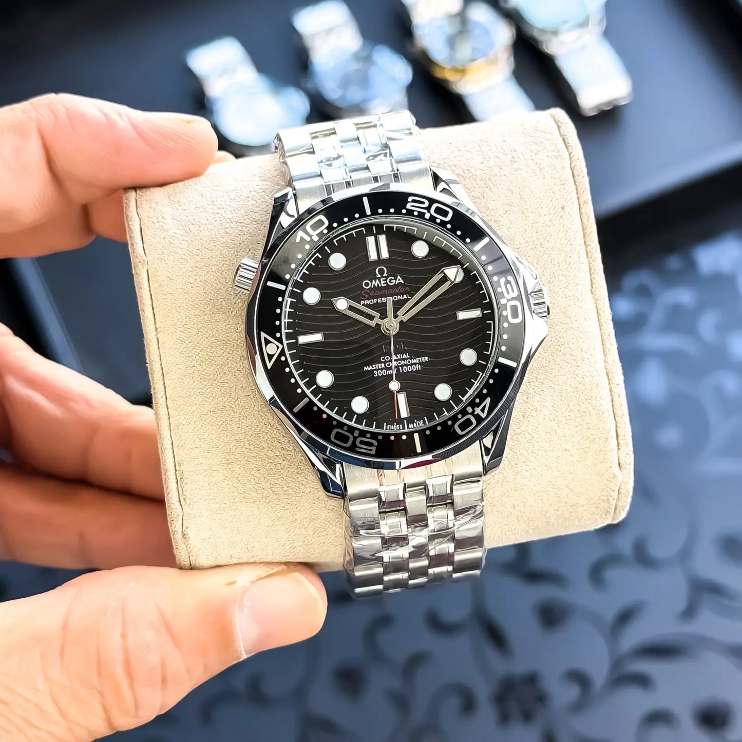 OMEGA_AUTO_SILVER_BLACK