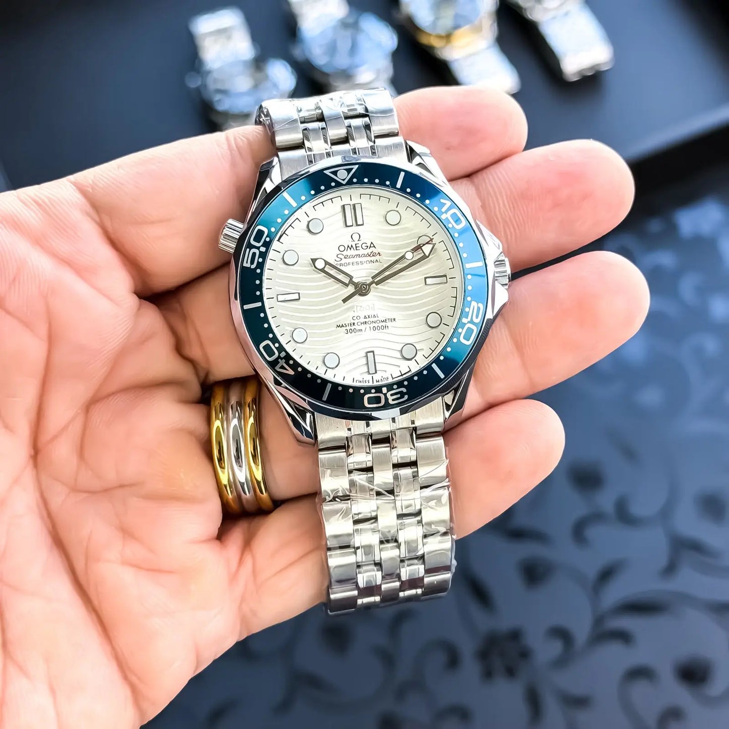 OMEGA_AUTO_SILVER_WHITE