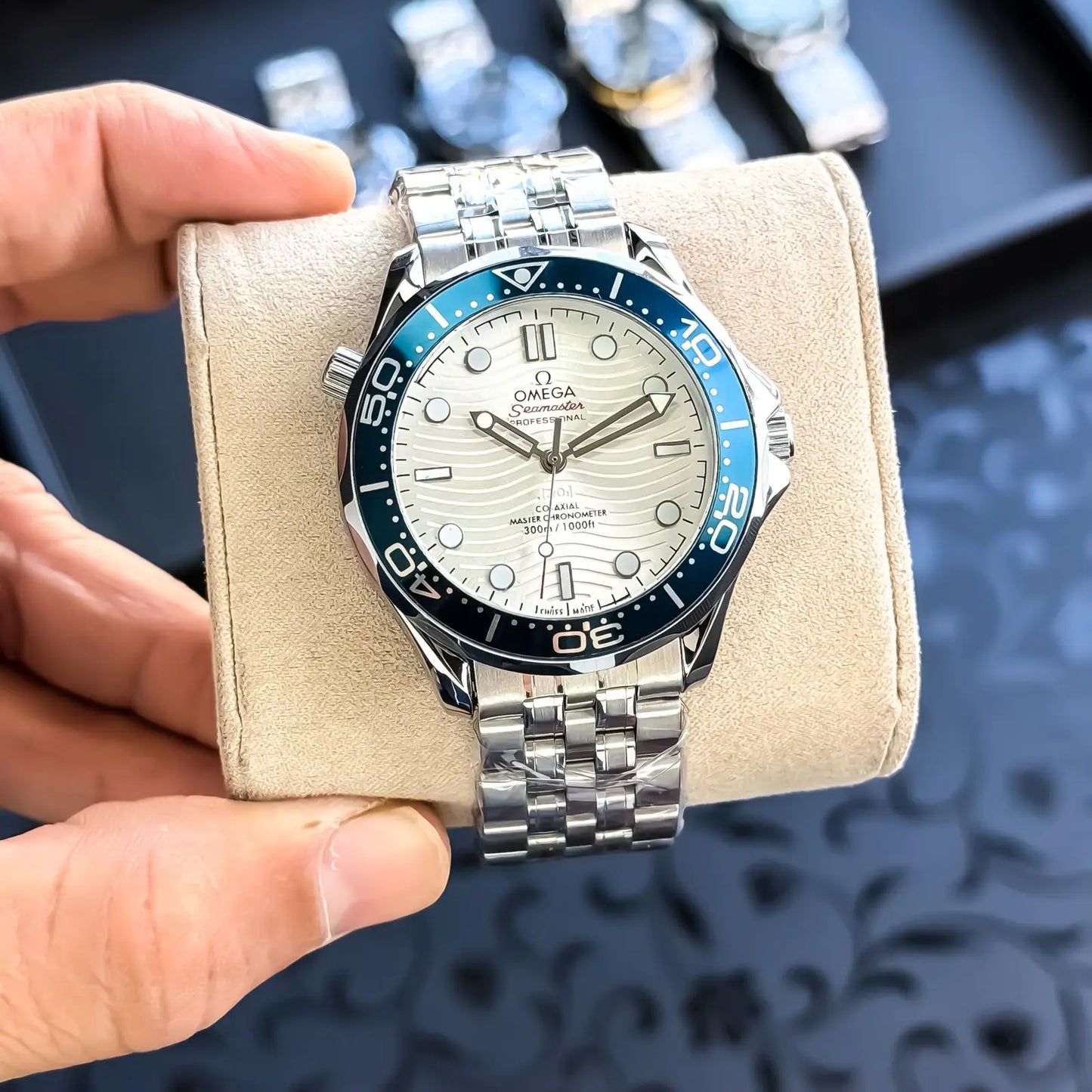 OMEGA_AUTO_SILVER_WHITE