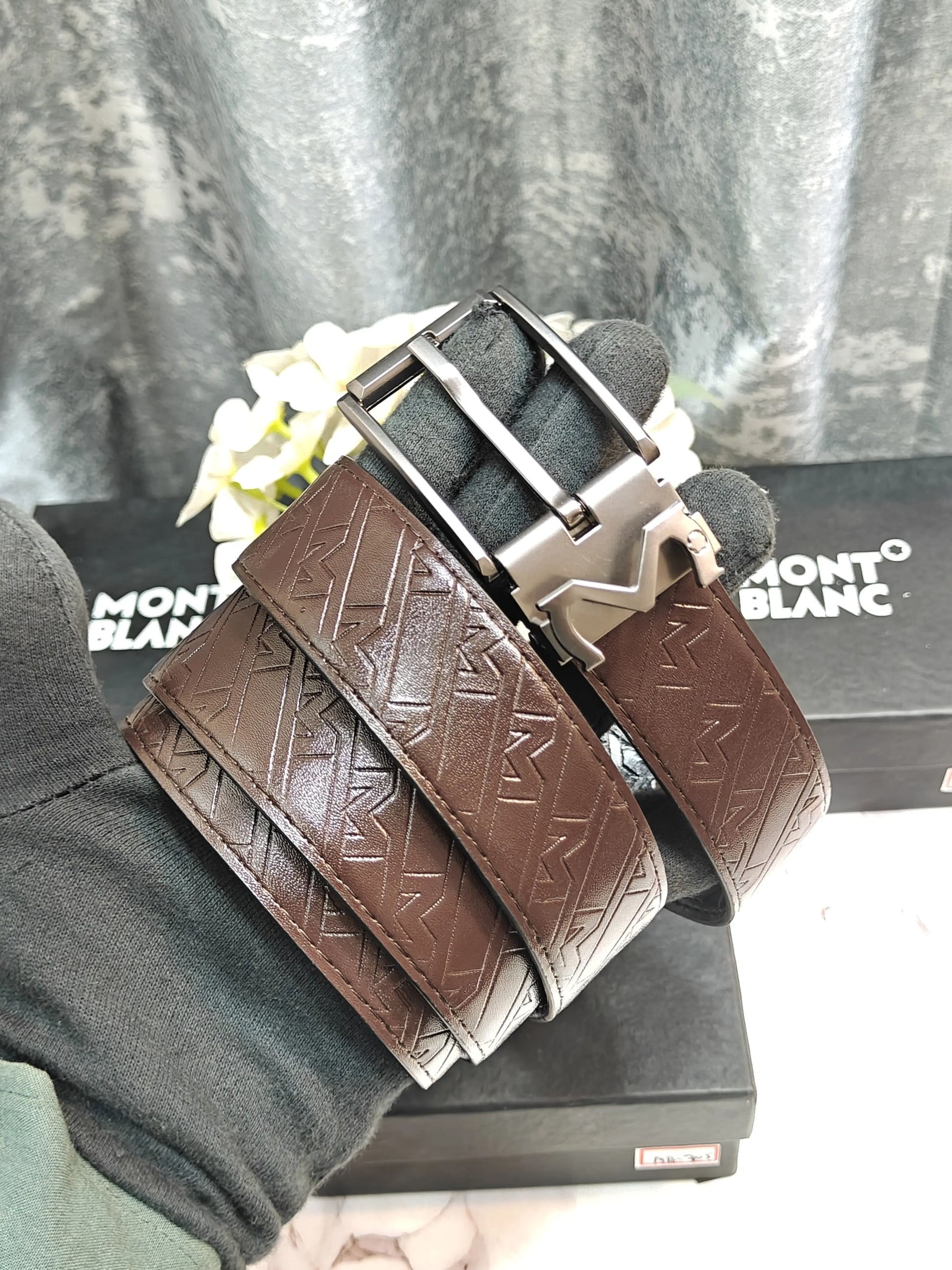 MONT BLANC PREMIUM QUALITY REVERSEABLE BELT WITH OG BO...X MB-704
